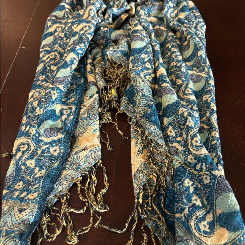 Blue and Beige Patterned Scarf